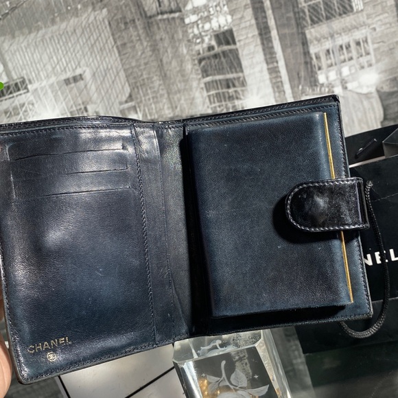 Authentic Chanel CC Patent Leather Wallet - Picture 9 of 16